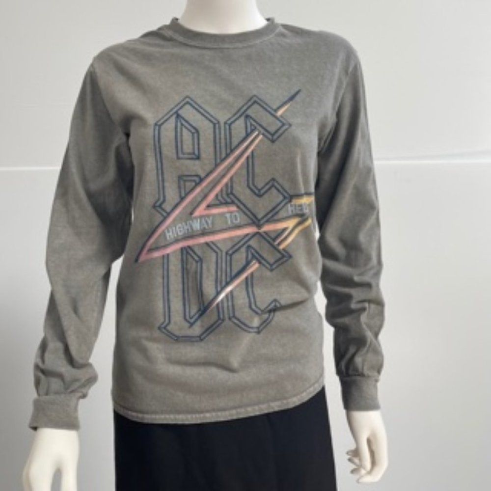 True Vintage ACDC Top Long Sleeves